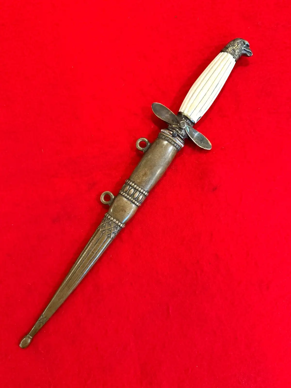 Hungarian M1932 Air Force Officer Dagger alternate view