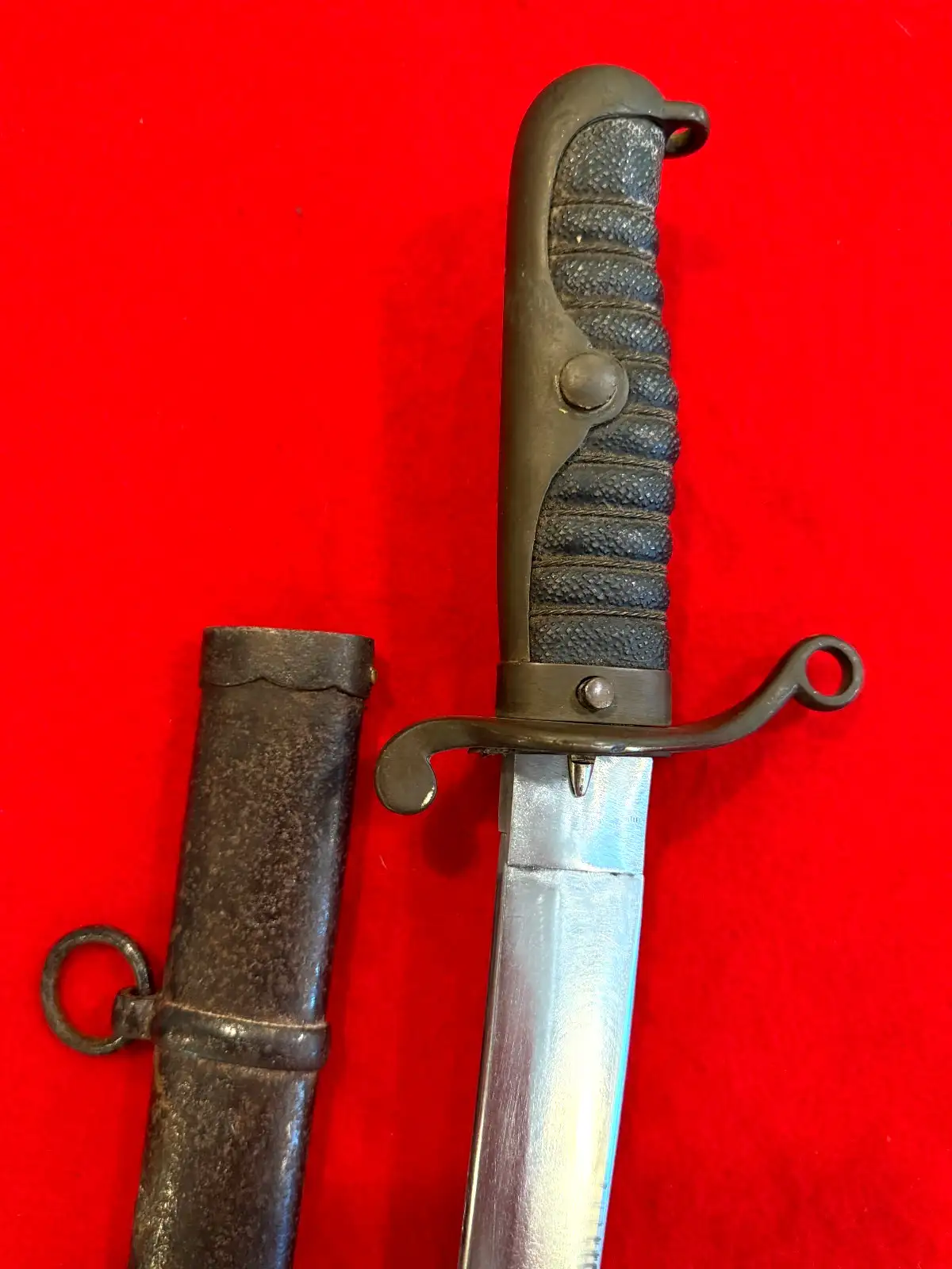 Japanese WW2 Naval Sabre in Gunto Mounts - View 9