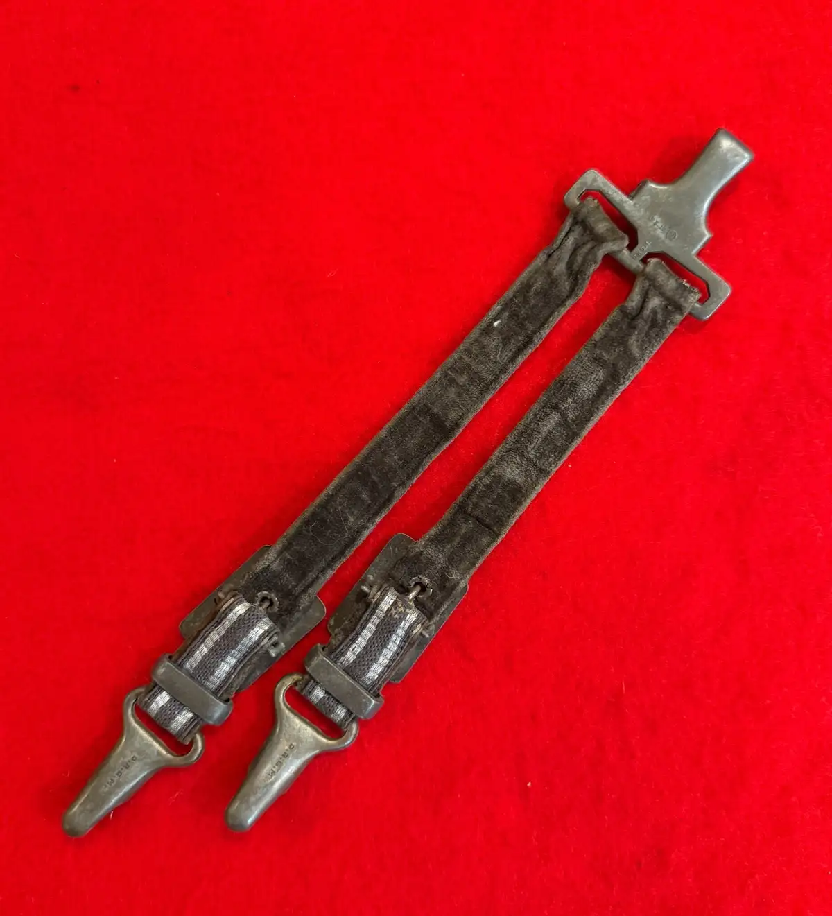 German WWII Luftwaffe Officer Dagger Deluxe Hangers - View 6