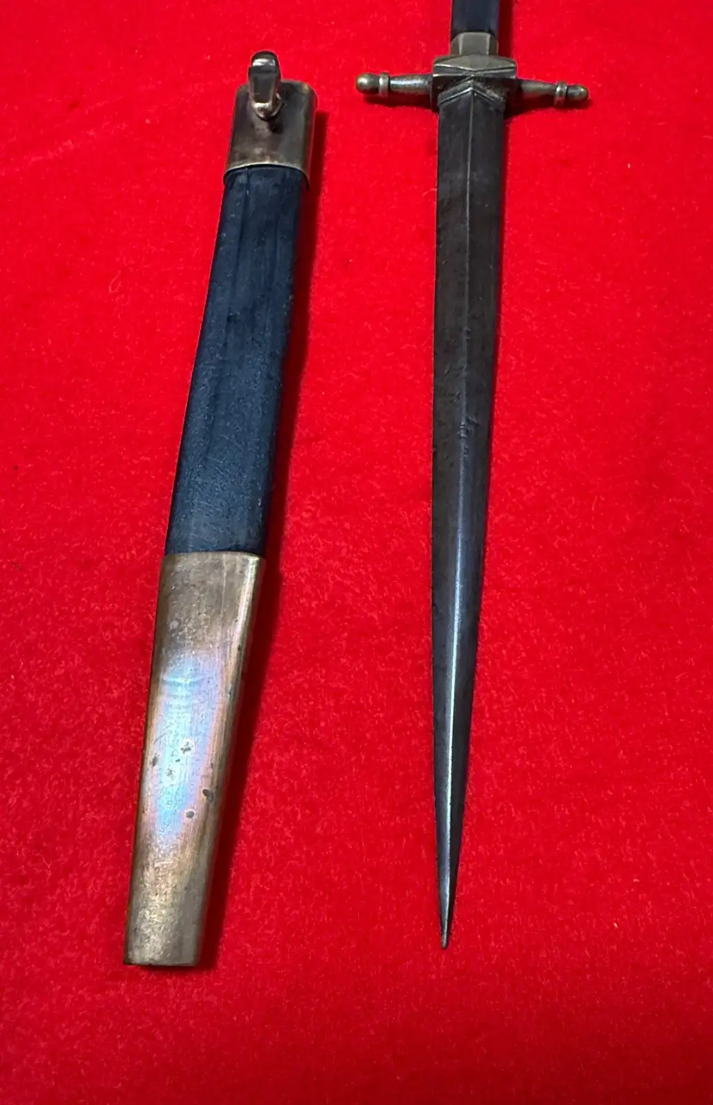 European 18th-19th Century Dirk Dagger - View 3
