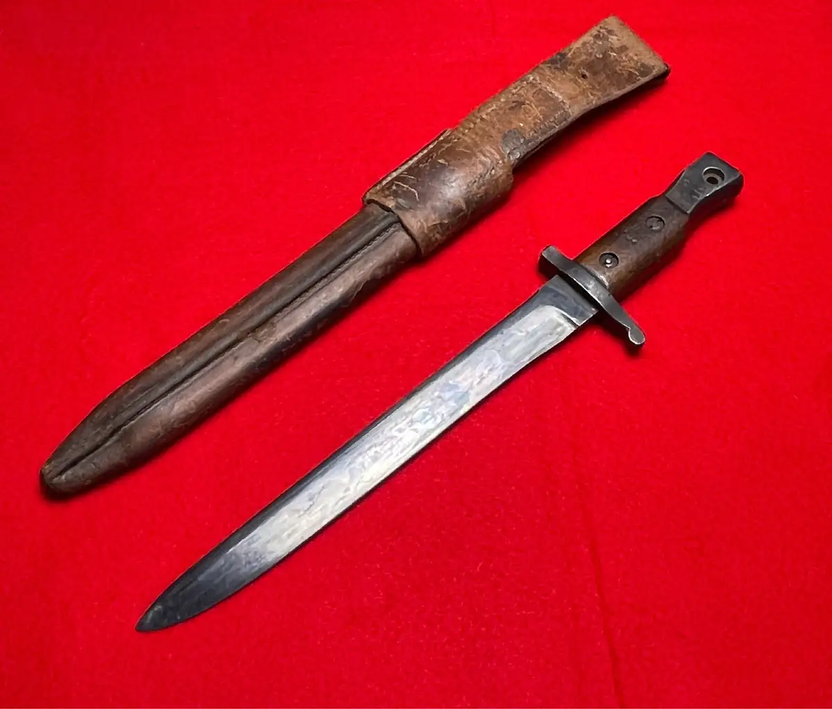 Canadian WWI Ross Model 1905 Bayonet alternate view