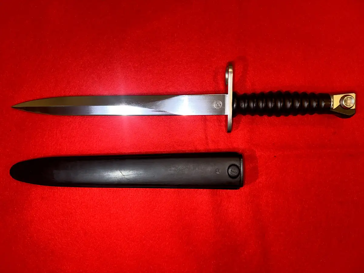 Swiss Cold War Model 1957 Bayonet alternate view