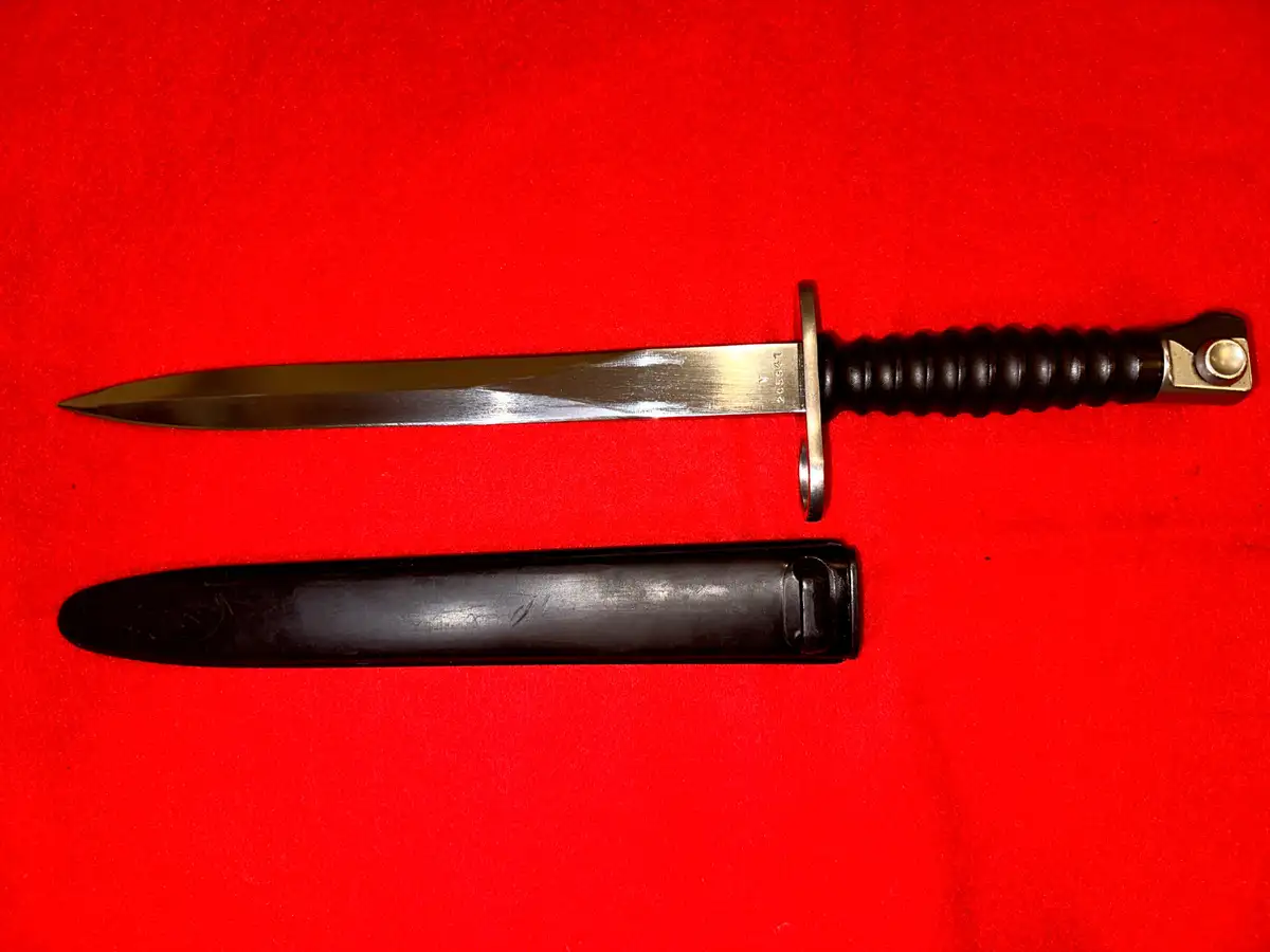 Swiss Cold War Model 1957 Bayonet - View 3