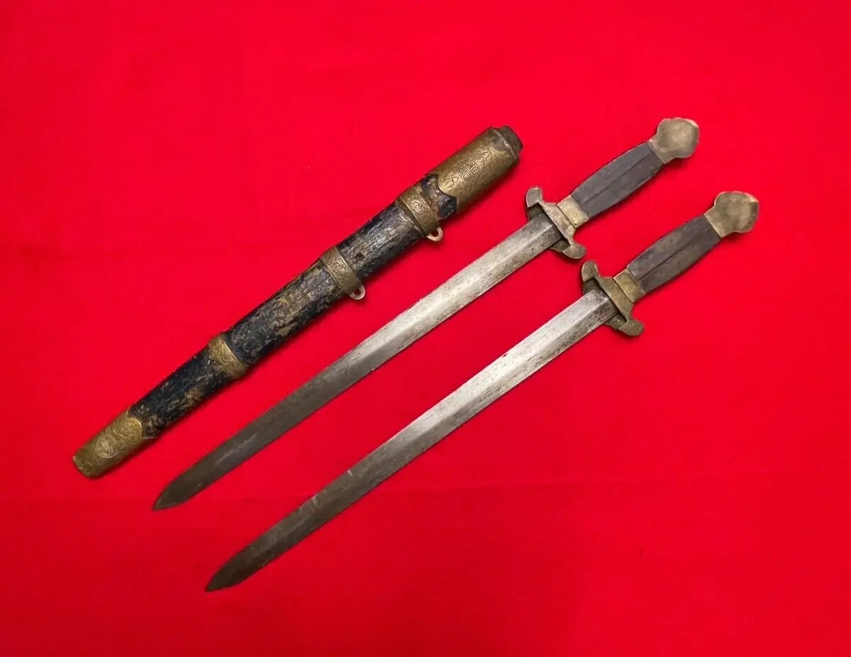 EARLY RARE PRE WW2 CHINESE DOUBLE BUTTERFLY SWORD - 3
