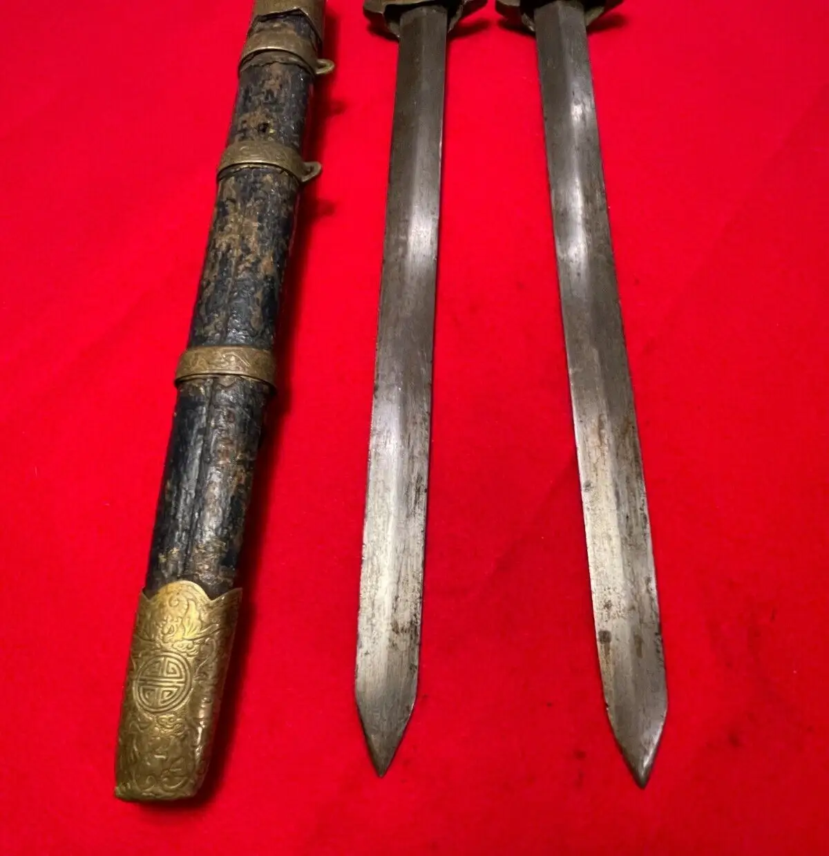EARLY RARE PRE WW2 CHINESE DOUBLE BUTTERFLY SWORD - 4