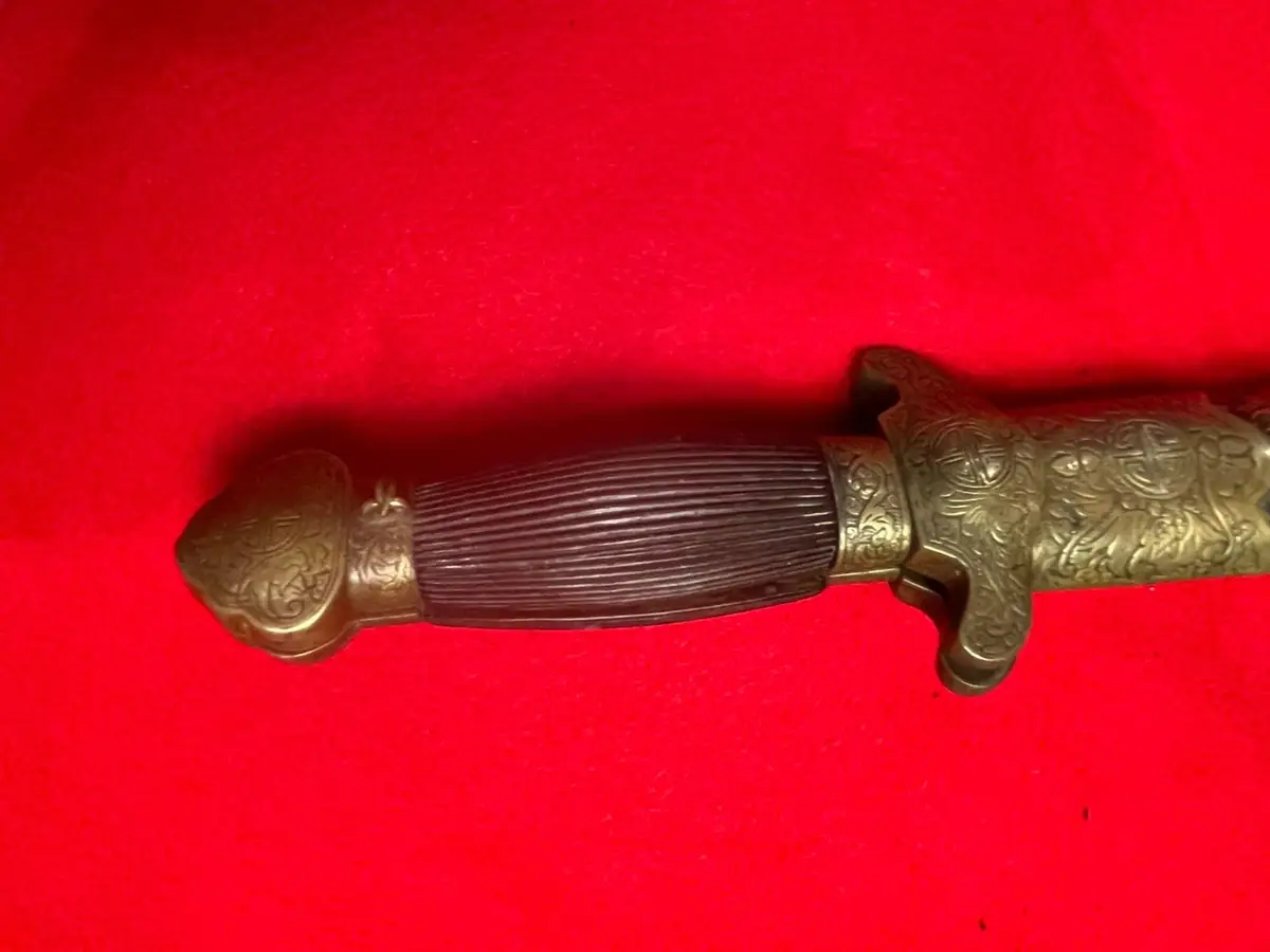 EARLY RARE PRE WW2 CHINESE DOUBLE BUTTERFLY SWORD - 8