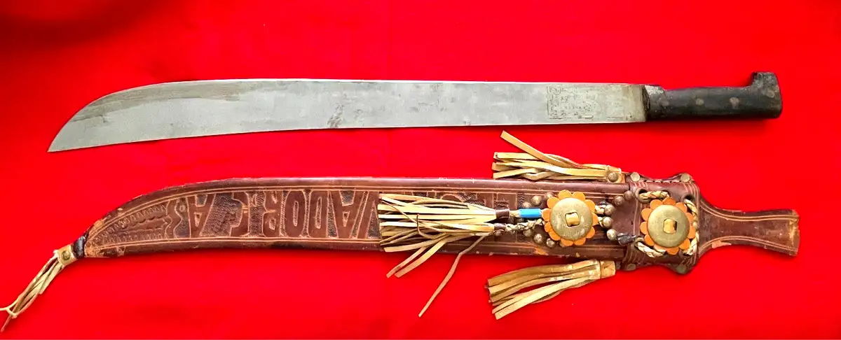 El Salvador 20th Century Corneta Machete No 35 - View 3