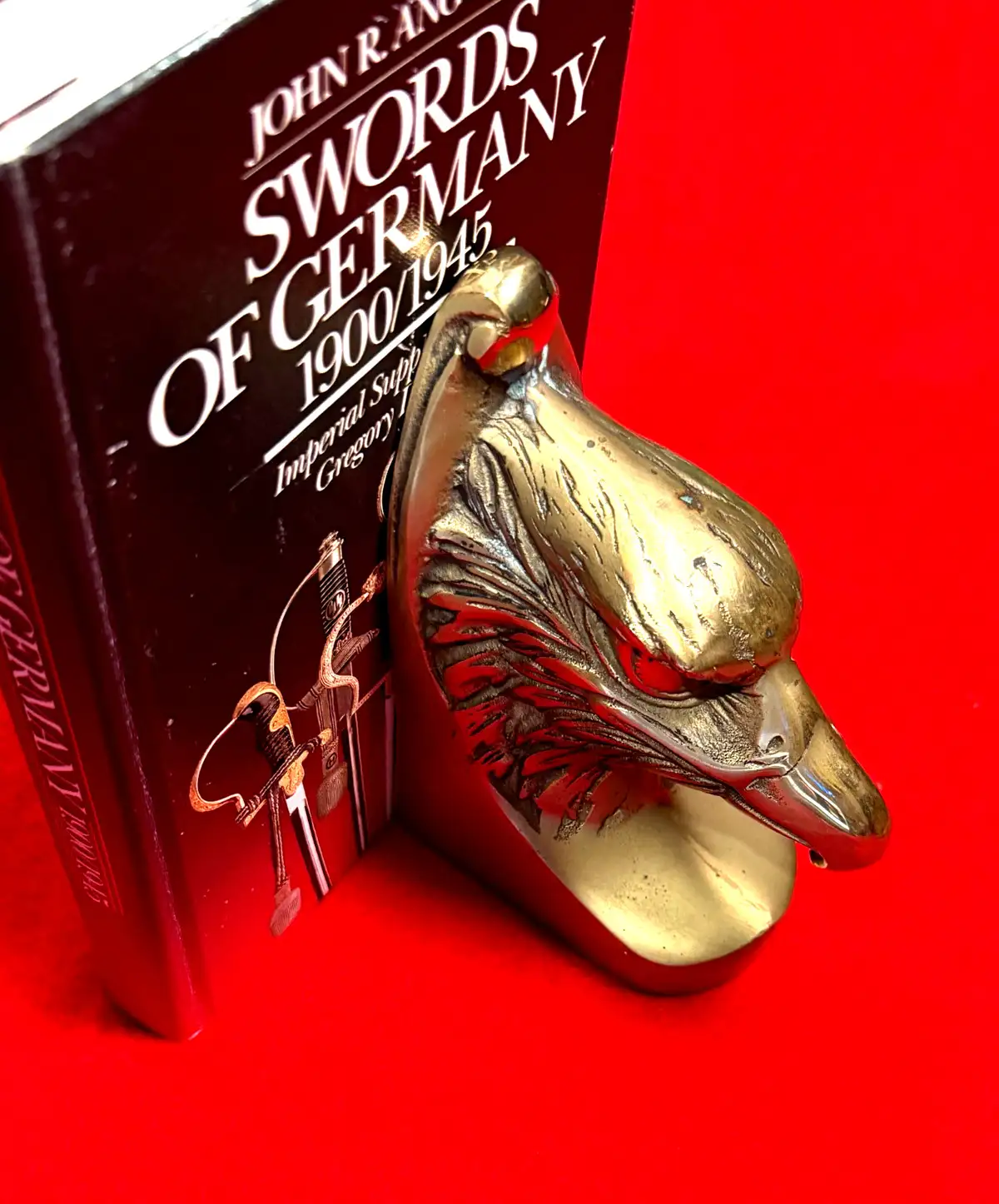 US 20th Century Brass Eagle Head Bookends Set - View 5