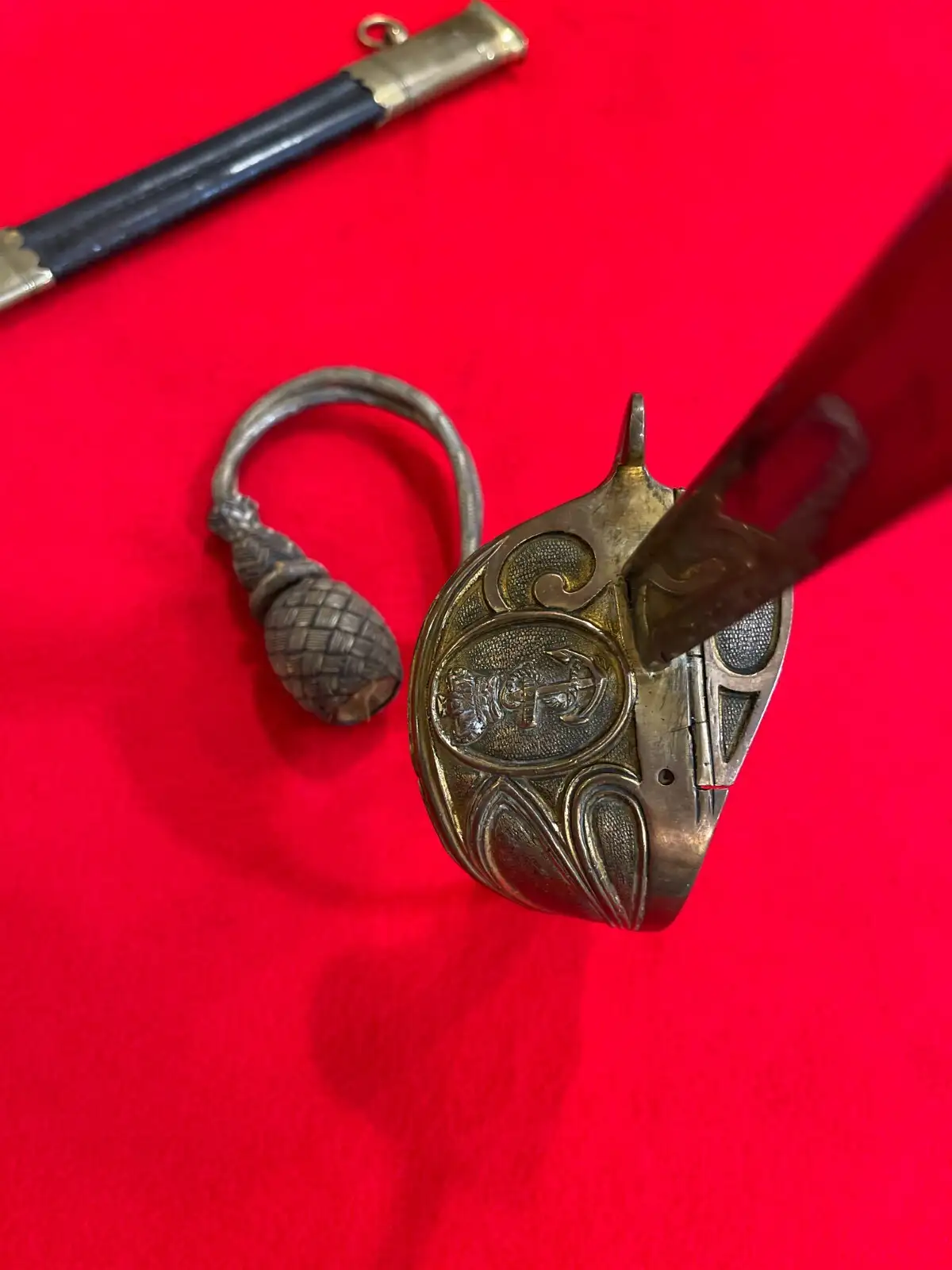 Original British Royal Navy George V Officer Sword - View 10
