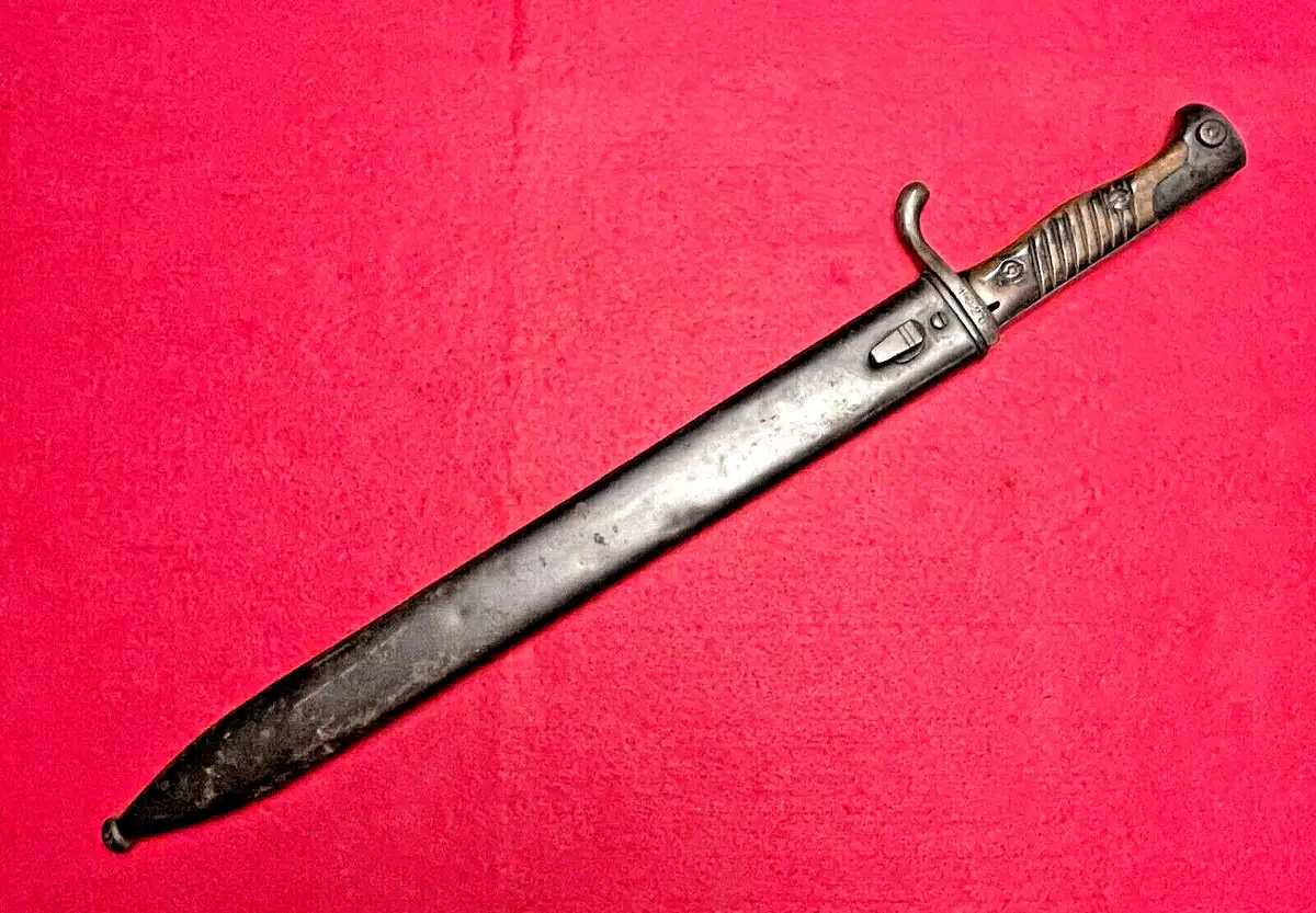 Original German WW1 M1898/05 Butcher Bayonet - View 3